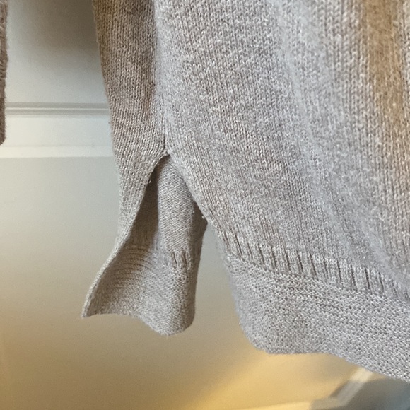 COPY - Grey Old Navy Tunic Sweater - Picture 5 of 5